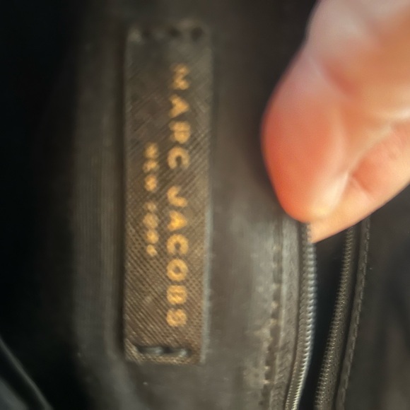 Marc Jacobs Black Small Messenger Bag - Picture 2 of 12